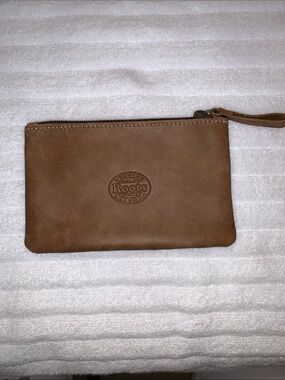 Roots Tan Leather Zip Wristlet Pouch